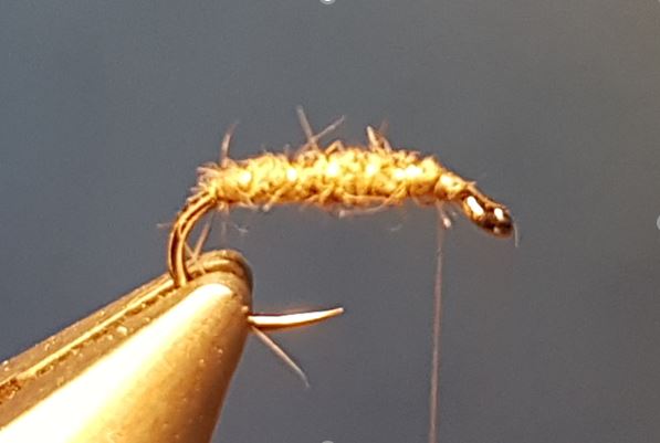 EM3 hackle mouche fly tyng eclosion emergente