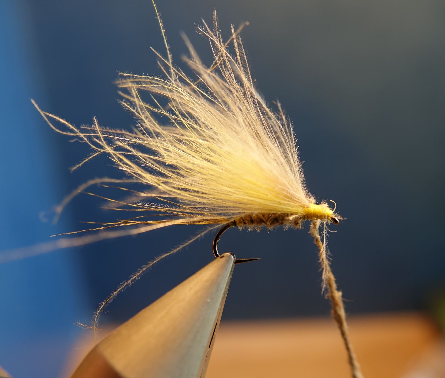 MDM mouche de mai CDC perdrix plume partridge mouche fly tying eclosion 1