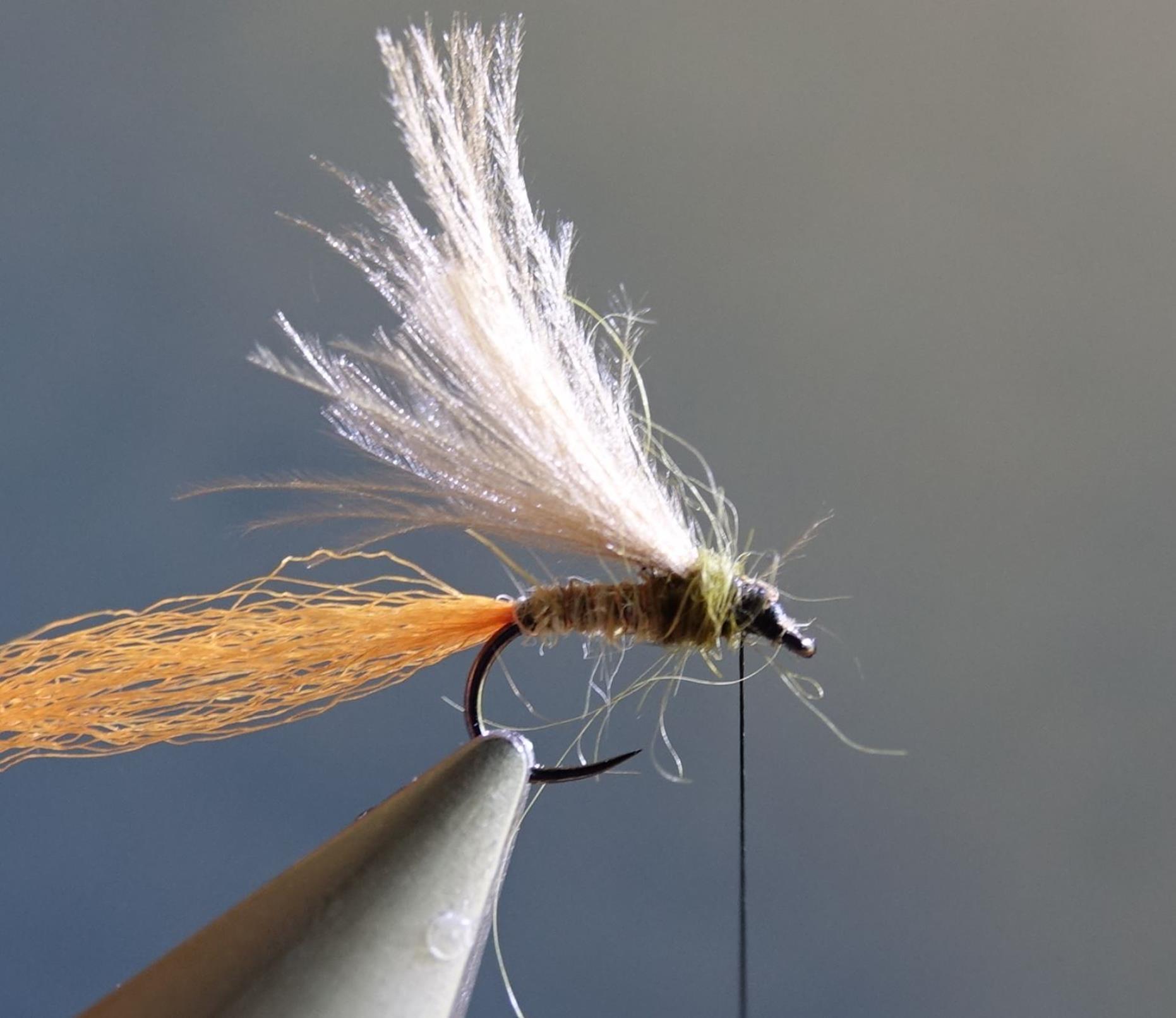 émergente olive ATE dubbing CDC antron lièvre mouche fly tying eclosion