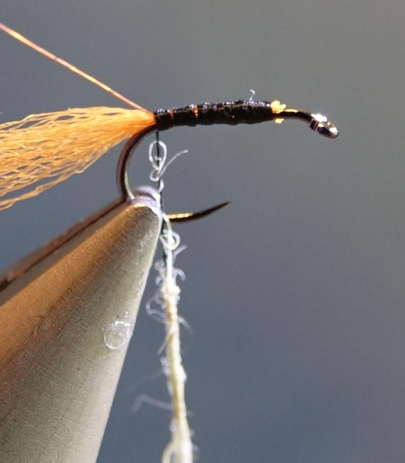 émergente olive ATE dubbing CDC antron lièvre mouche fly tying eclosion