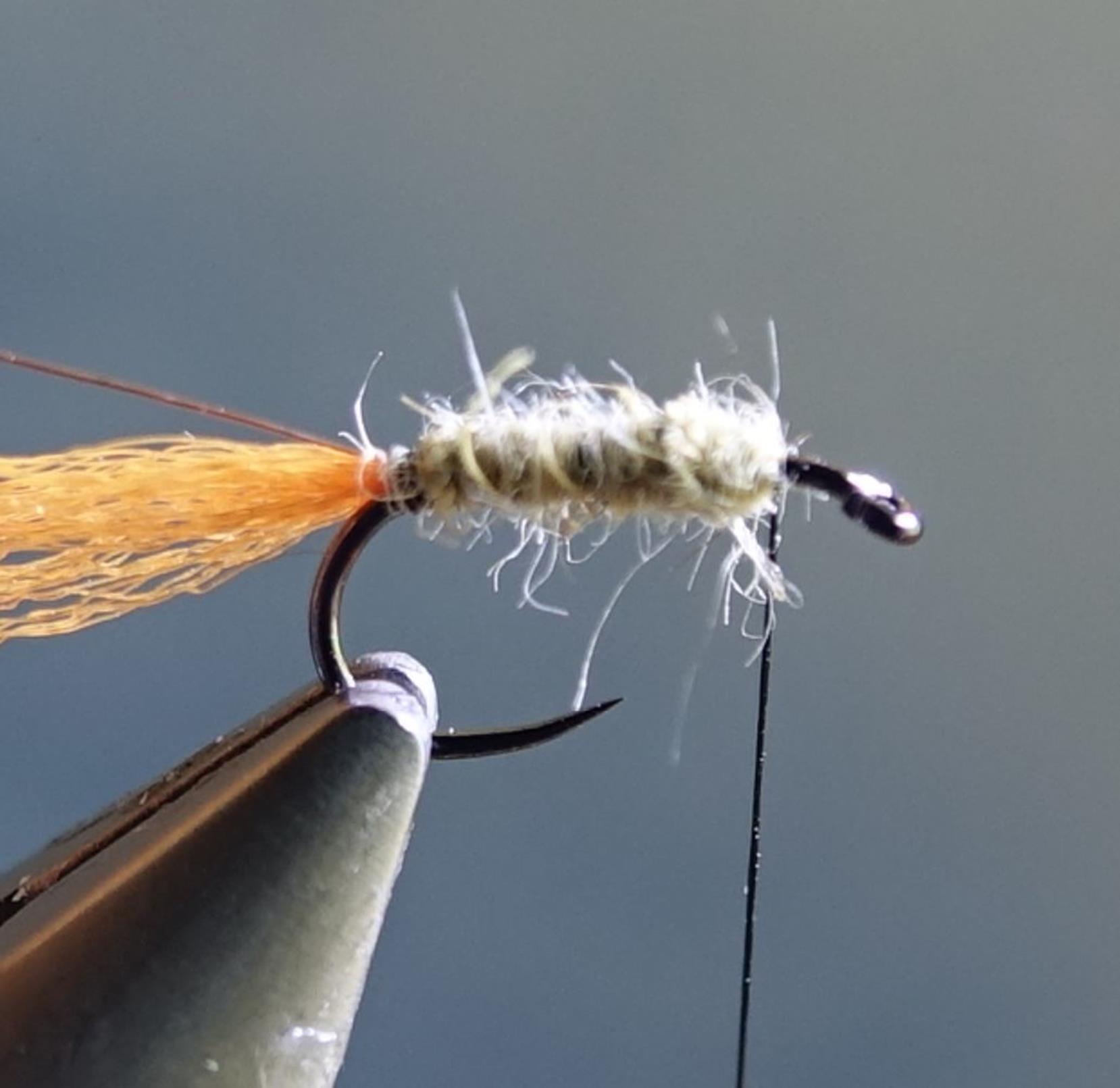 émergente olive ATE dubbing CDC antron lièvre mouche fly tying eclosion