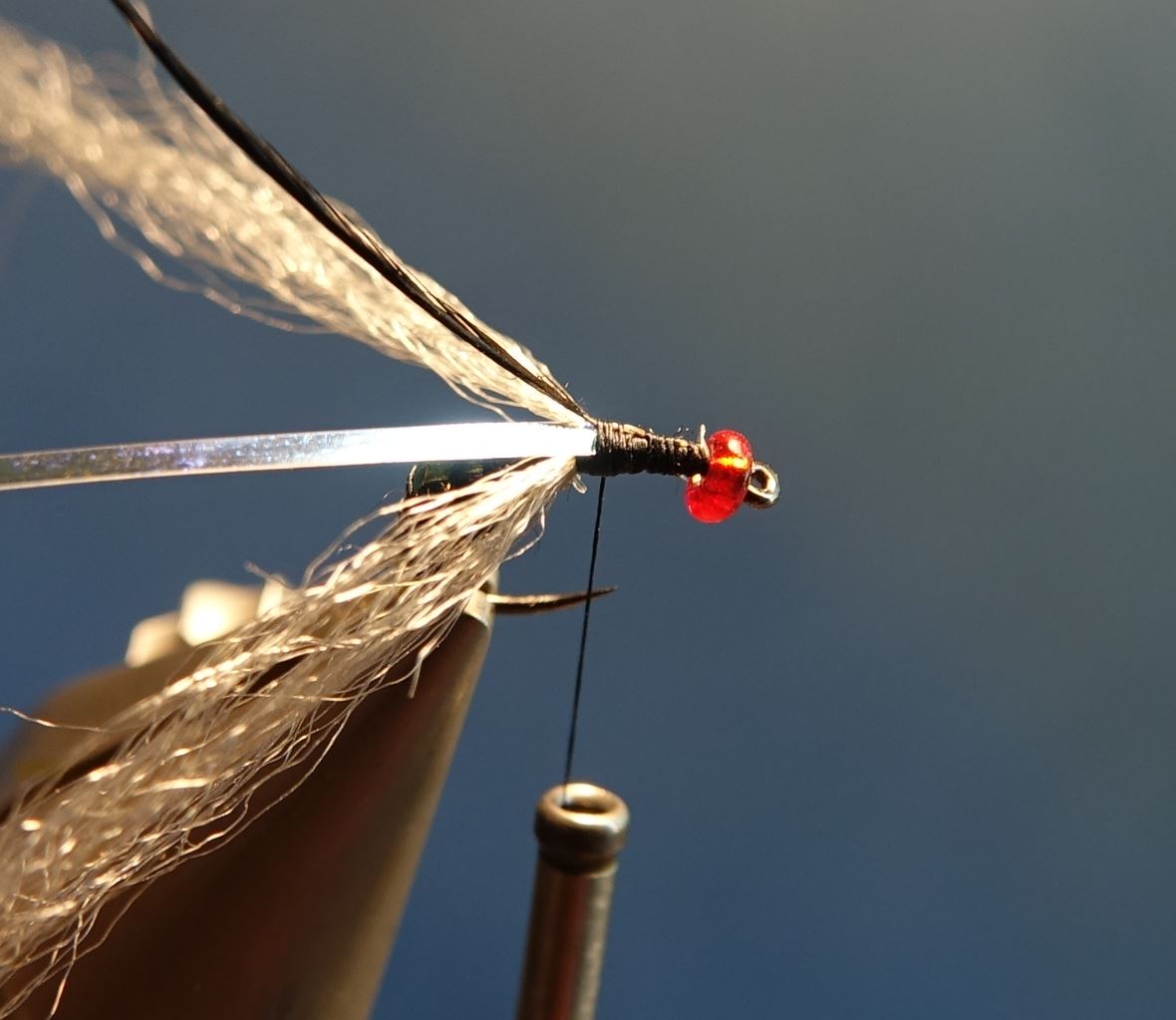 mouche bleue shit fly tying montage eclosion