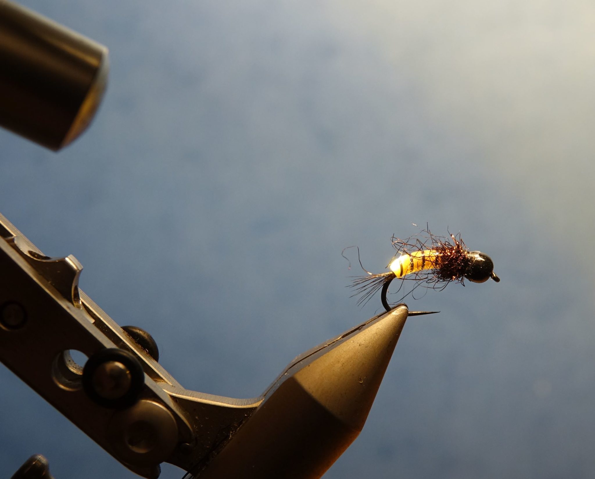 Glow nymphe nymph fly tying flytying eclosion