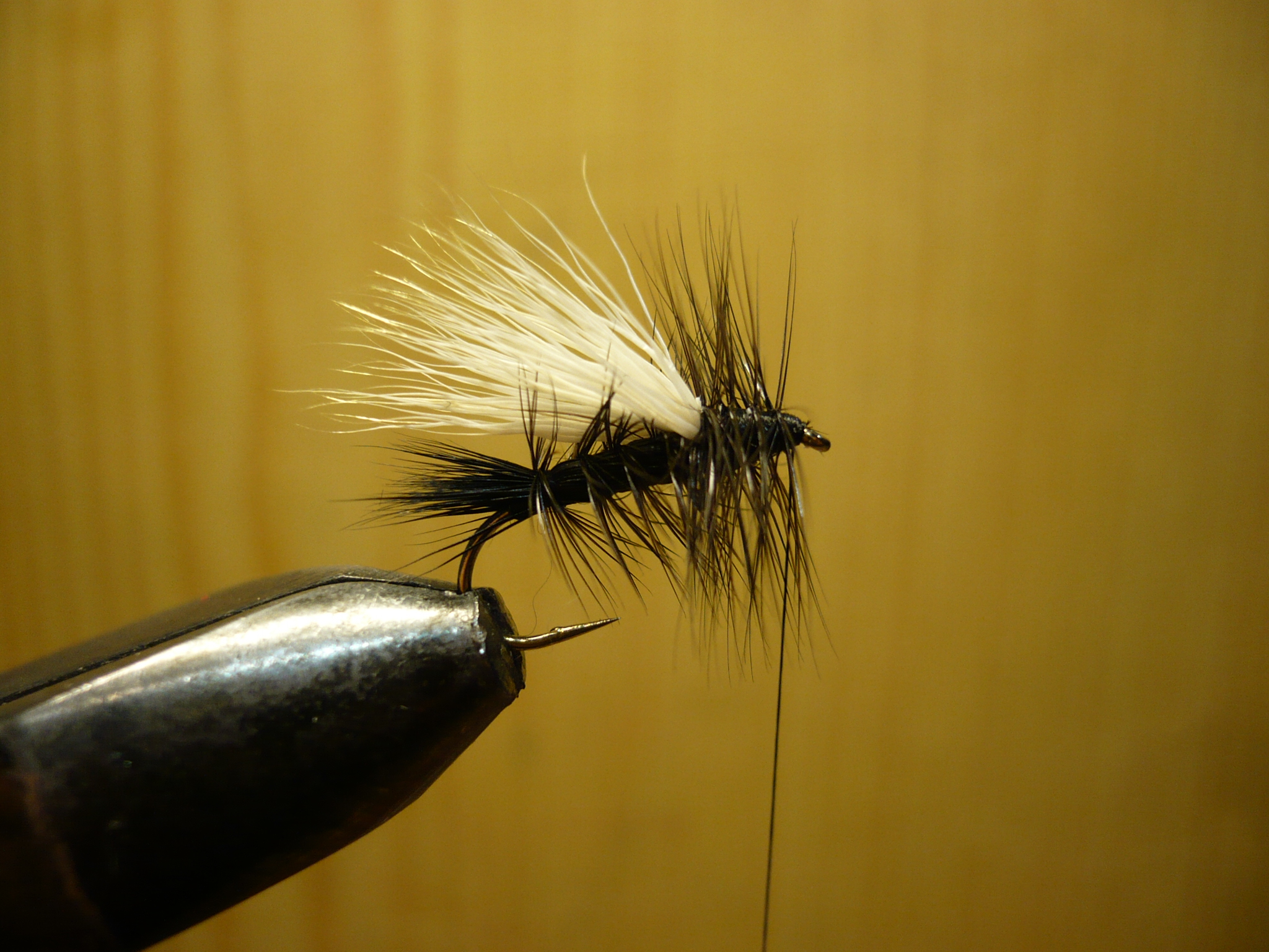 Stimulator mouche reservoir fly tying flyting eclosion