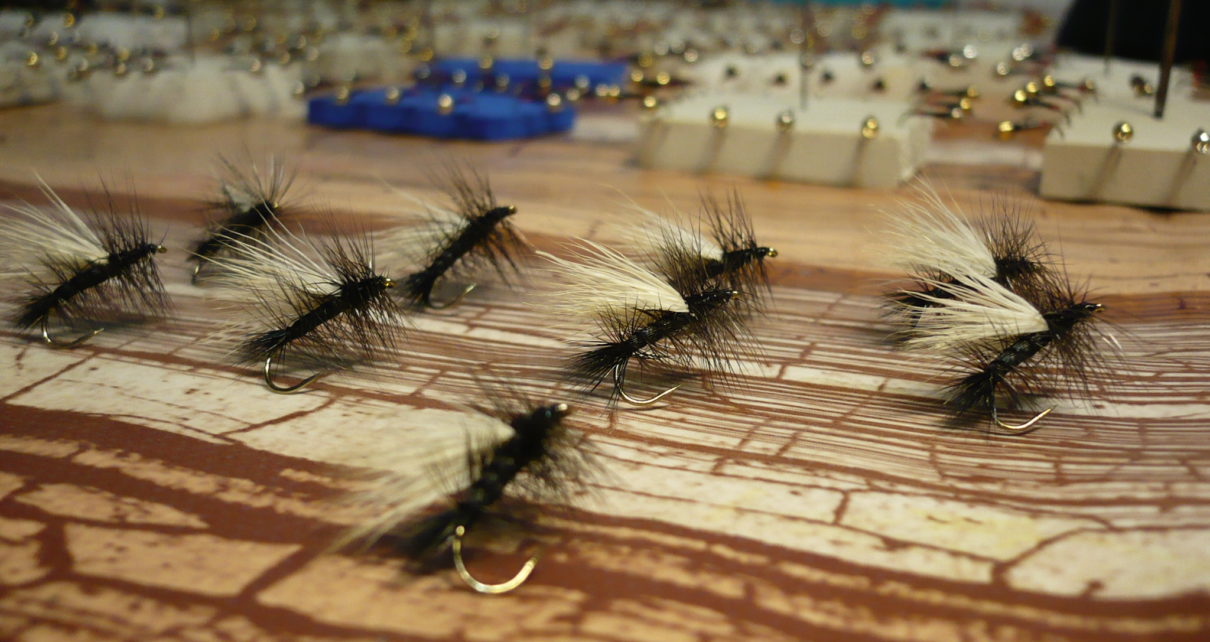 Stimulator mouche reservoir fly tying flyting eclosion