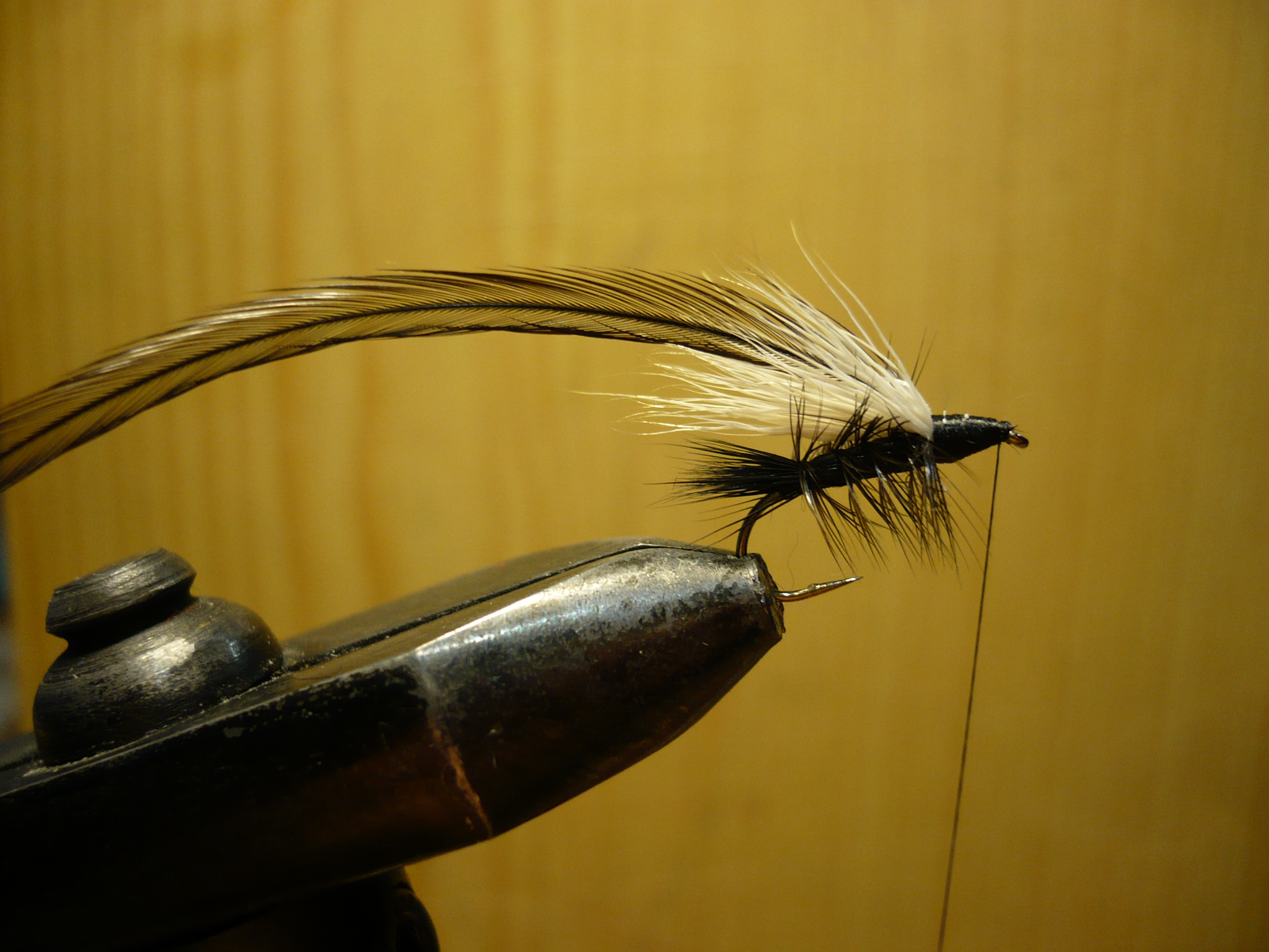 Stimulator mouche reservoir fly tying flyting eclosion