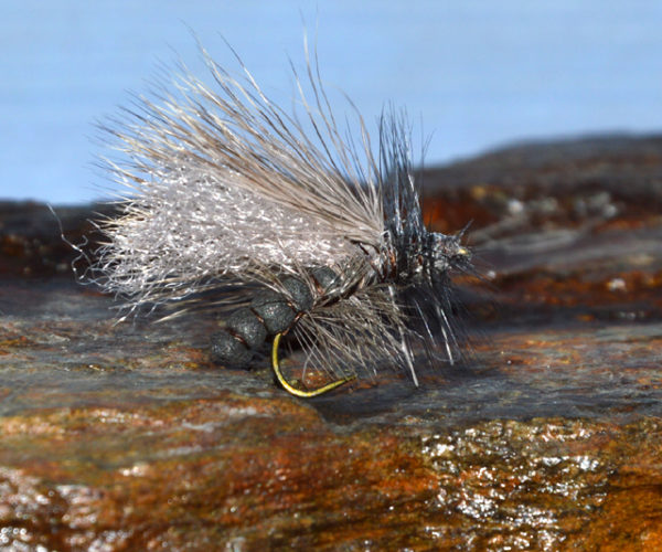 Stimulator stonefly perle mouche flytying mouche fly tying eclosion