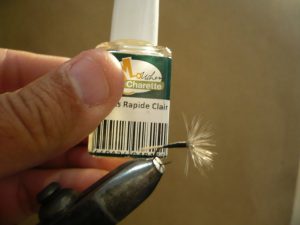 A4 noire mouche sèche dry fly flytying lake lac montagne mountain Eclosion 