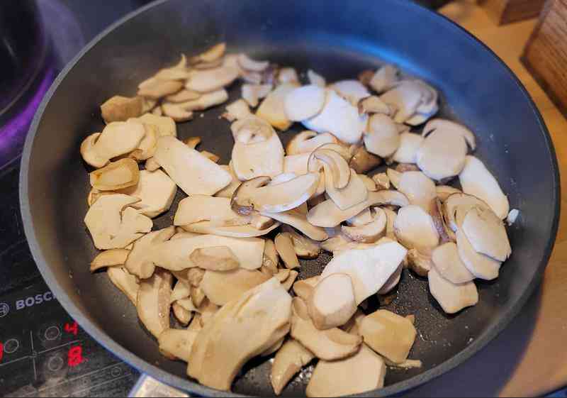 pates aux cepes 3 (Copy)