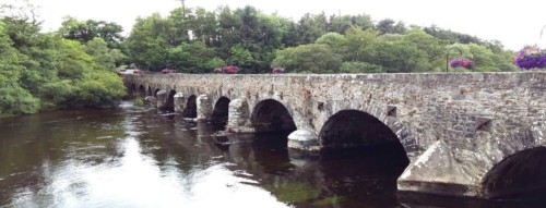 Pont sur la River Laune, à Beaufort (Irlande)